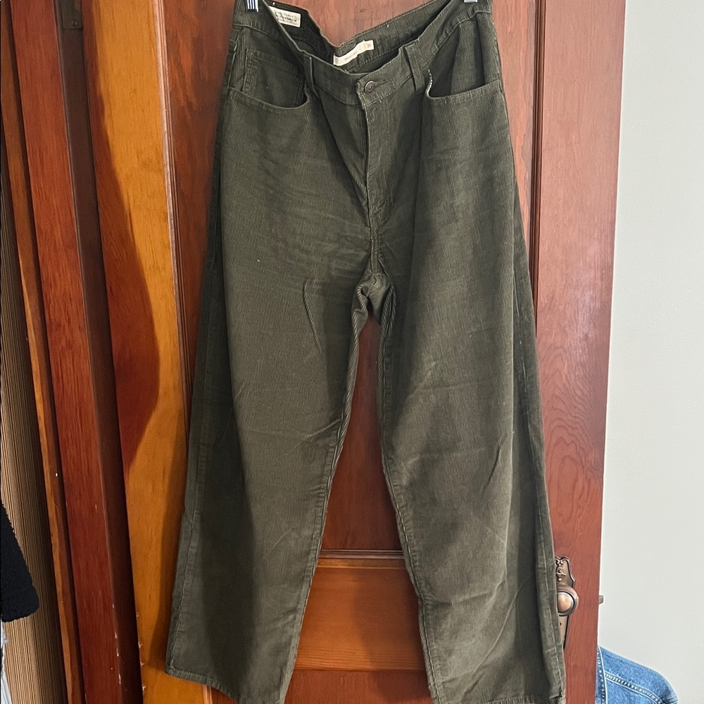 Women’s Levi’s Corduroy Pants